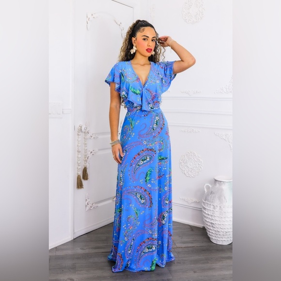 Dresses & Skirts - Elegant Blue Paisley Maxi Dress